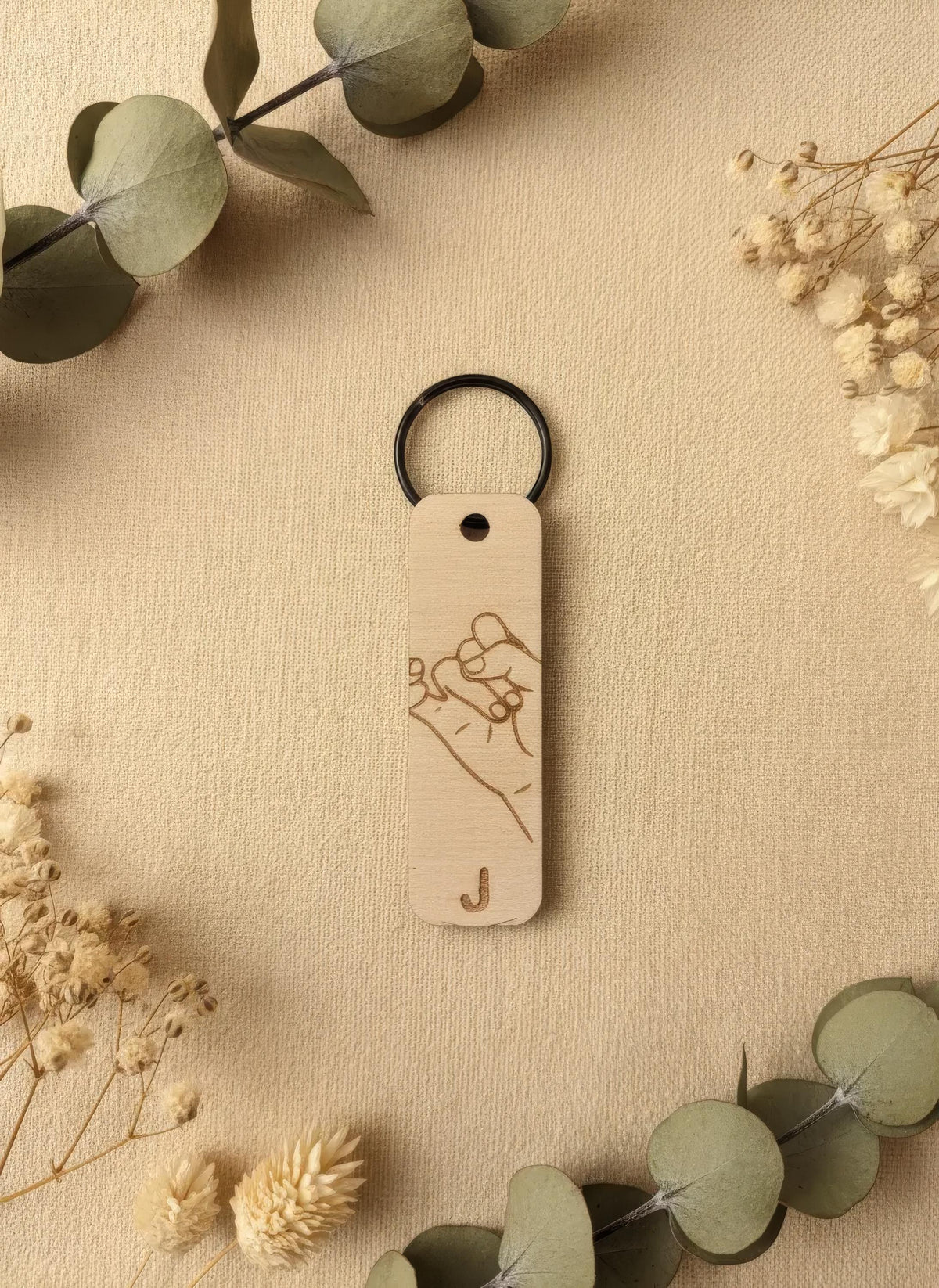 Partner-Schlüsselanhänger Holz, personalisiert, Herz-Hände oder Kleiner-Finger-Schwur, Lasergravur mit Initialen, Valentinstag Geschenk – Produktansicht 4